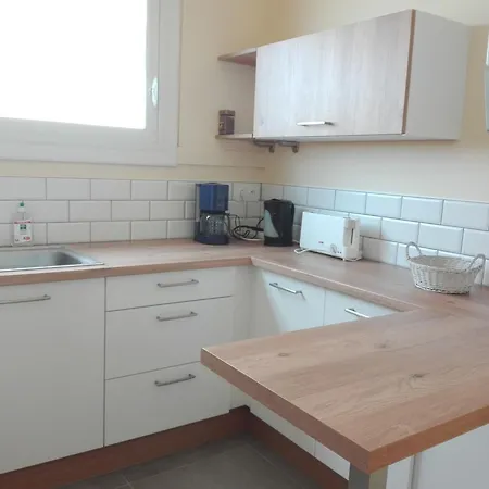 Face Au Centre Des Sables-d'olonne, 2 Chambres, Garage - Fr-1-331-97 *