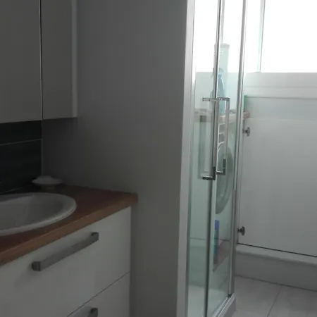 Face Au Centre Des Sables-d'olonne, 2 Chambres, Garage - Fr-1-331-97 *