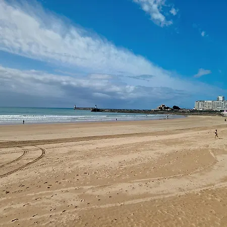Face Au Centre Des Sables-d'olonne, 2 Chambres, Garage - Fr-1-331-97